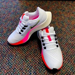 Womens Nike Air Zoom Pegasus 38